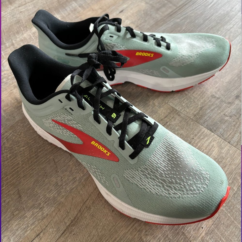 New and never worn - Brooks Launch 9 Running Shoes - Mens 10.5